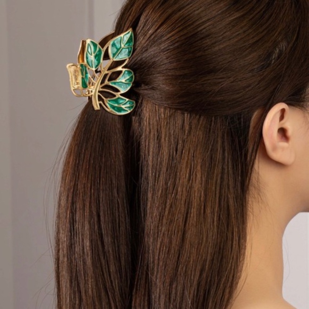 Emerald green leaf hair clip